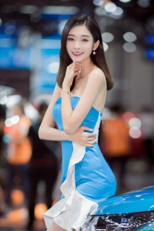 调教拨开两唇打花蒂戒尺